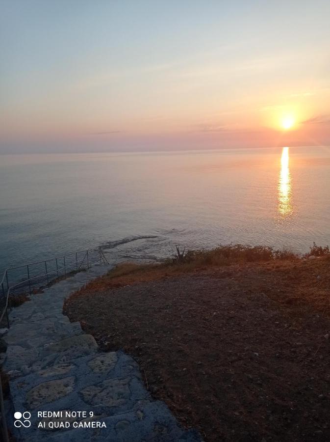 St. Harry'S Windmill Apartment Makris Gialos  ภายนอก รูปภาพ
